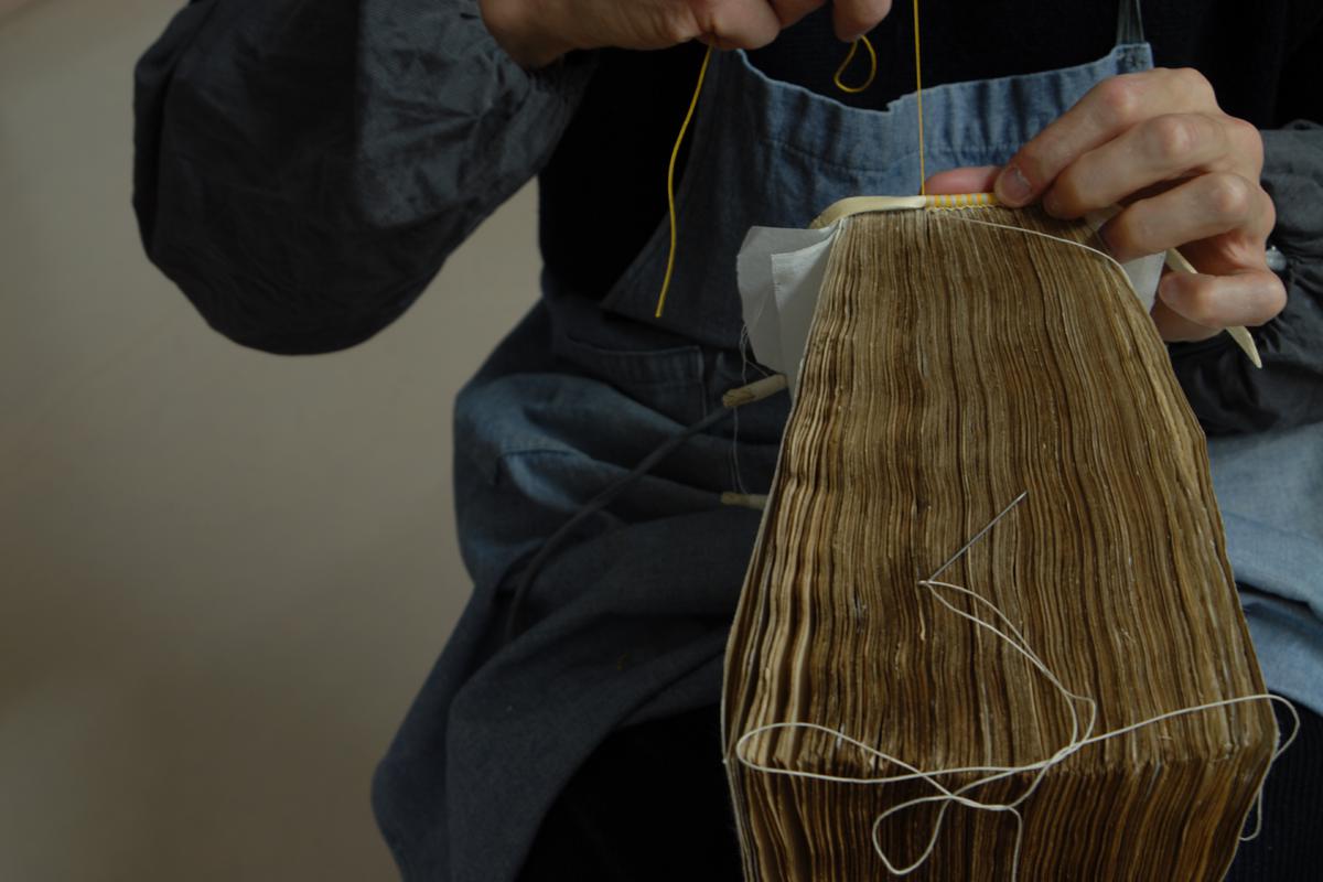 Dal "Nome della rosa" a Dumenza: i monaci che salvano le biblioteche