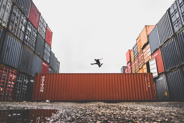 Poco alla volta, ma l'Italia riapre. E le Pmi puntano sull'export, anche con l'e-commerce