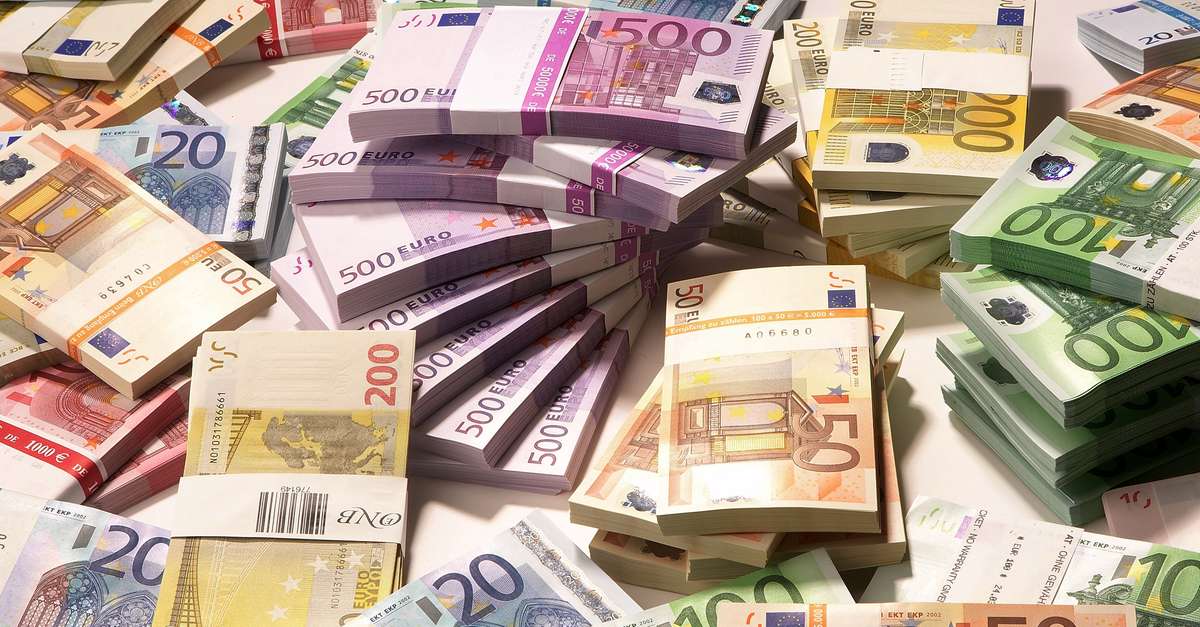 Risparmi al top, ma troppa liquidità fa male. Ecco come e perché investire