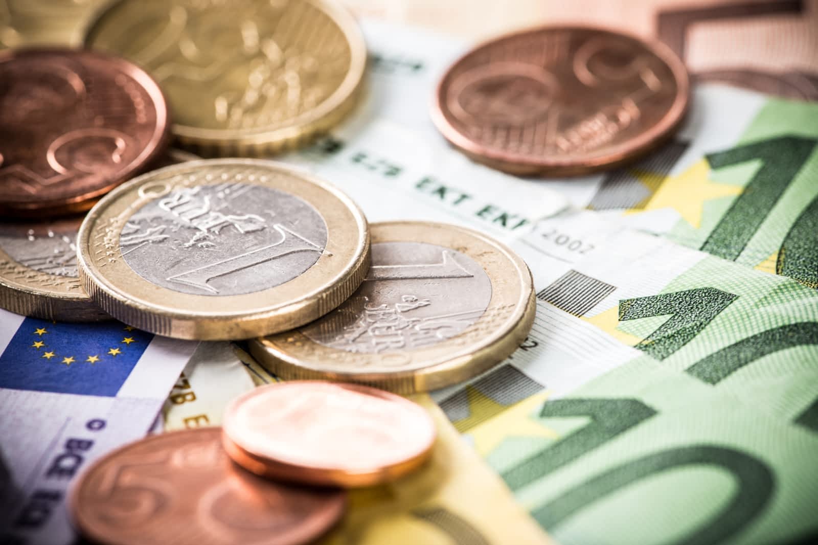 Stop alla Sabatini e finanziamenti estesi fino a 10 anni. Da oggi il via alle domande per gli aiuti all'export