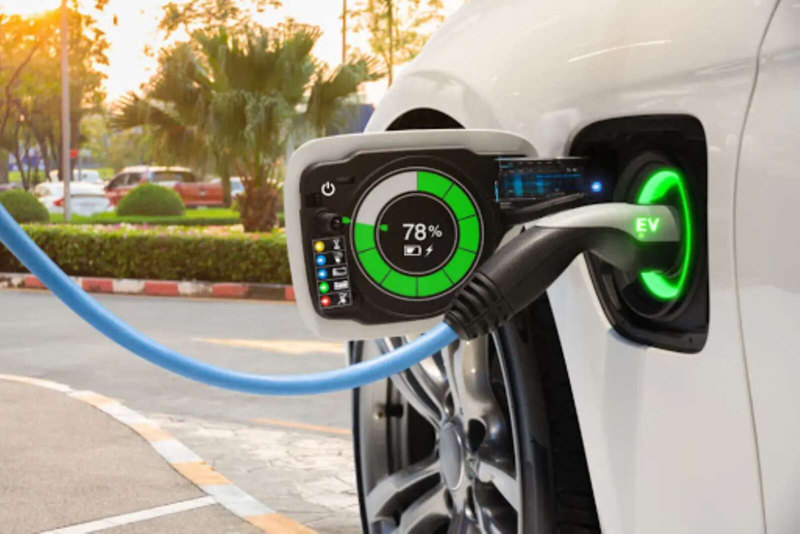 L'Italia scalda i motori: elettrico e ibrido in pole position. Quale futuro per i combustibili fossili?