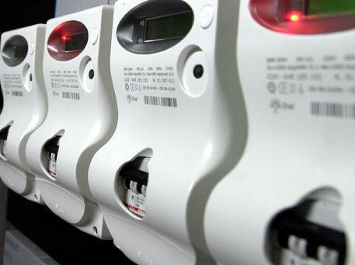 Gas e luce: oneri di sistema sospesi per 6 milioni di Pmi. Da Regione Lombardia i fondi per la formazione