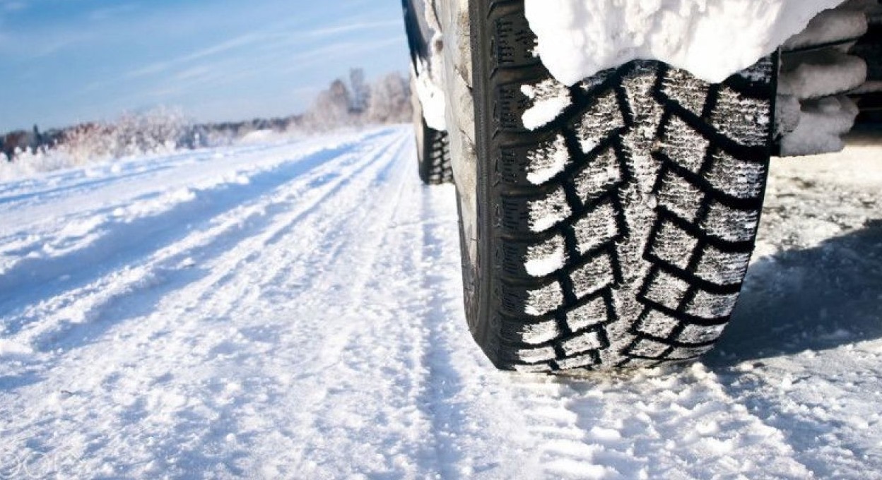 E' scattato l'obbligo di gomme invernali e catene a bordo: dal 15 novembre fino al 15 aprile 2022