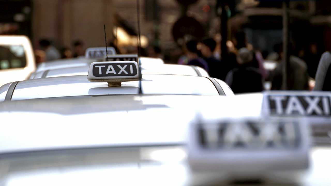 Ddl Concorrenza: taxi e Ncc non sono d'accordo. Sulle dogane, giro di vite delle Fiamme gialle