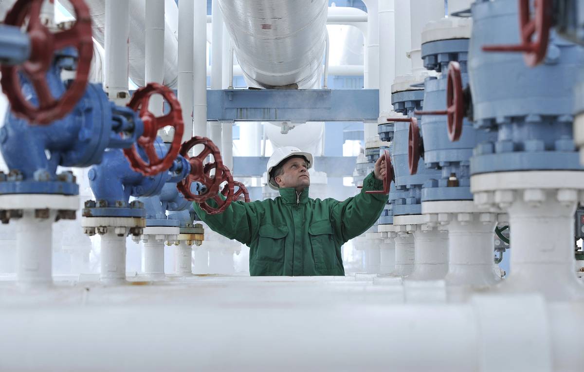 Più carbone contro il caro bollette, ma anche edifici "green" e Pmi attente all'ambiente