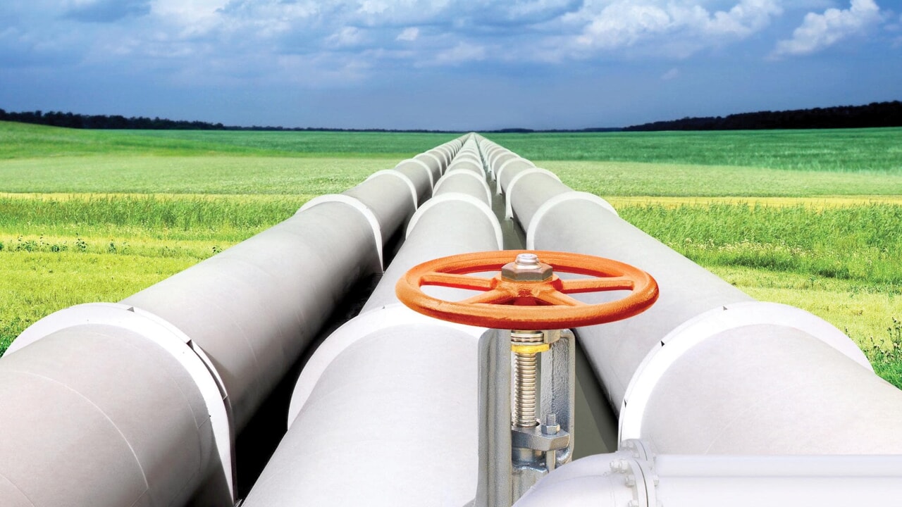 Energia e materie prime: lo shock dei prezzi ferma la produzione. Con la crisi l'Italia rischia l'1% del Pil