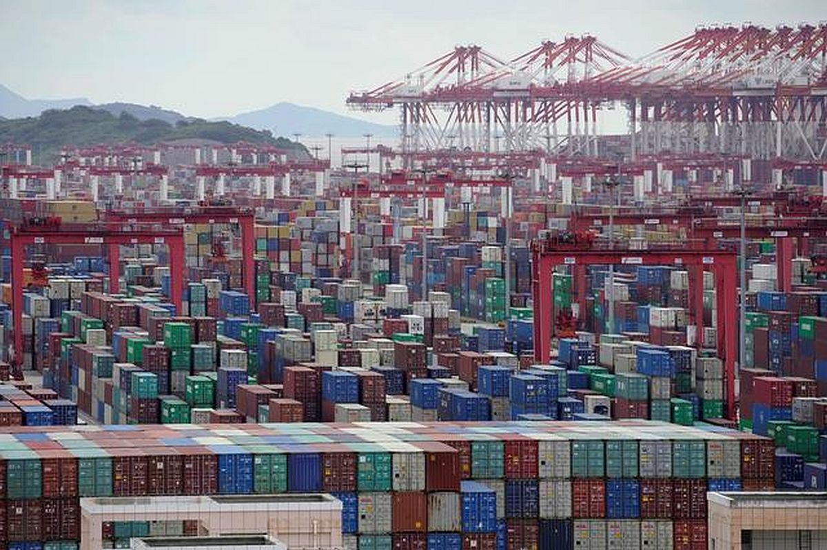 Fermo il porto di Shanghai: conto salato per le imprese