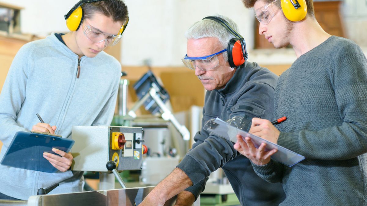 Apprendistato da potenziare, invece si mette a rischio il suo decollo
