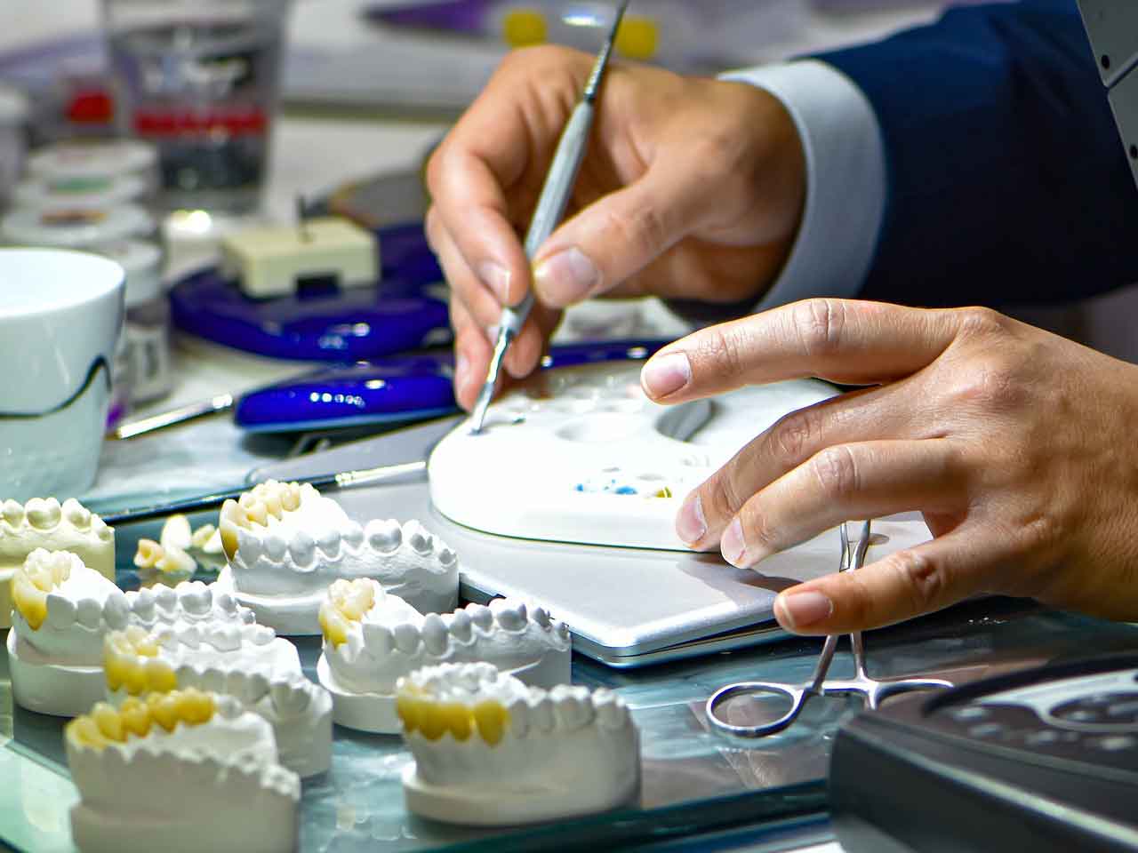 Odontotecnici: arriva l’obbligo di registrazione per i fabbricanti di dispositivi medici su misura