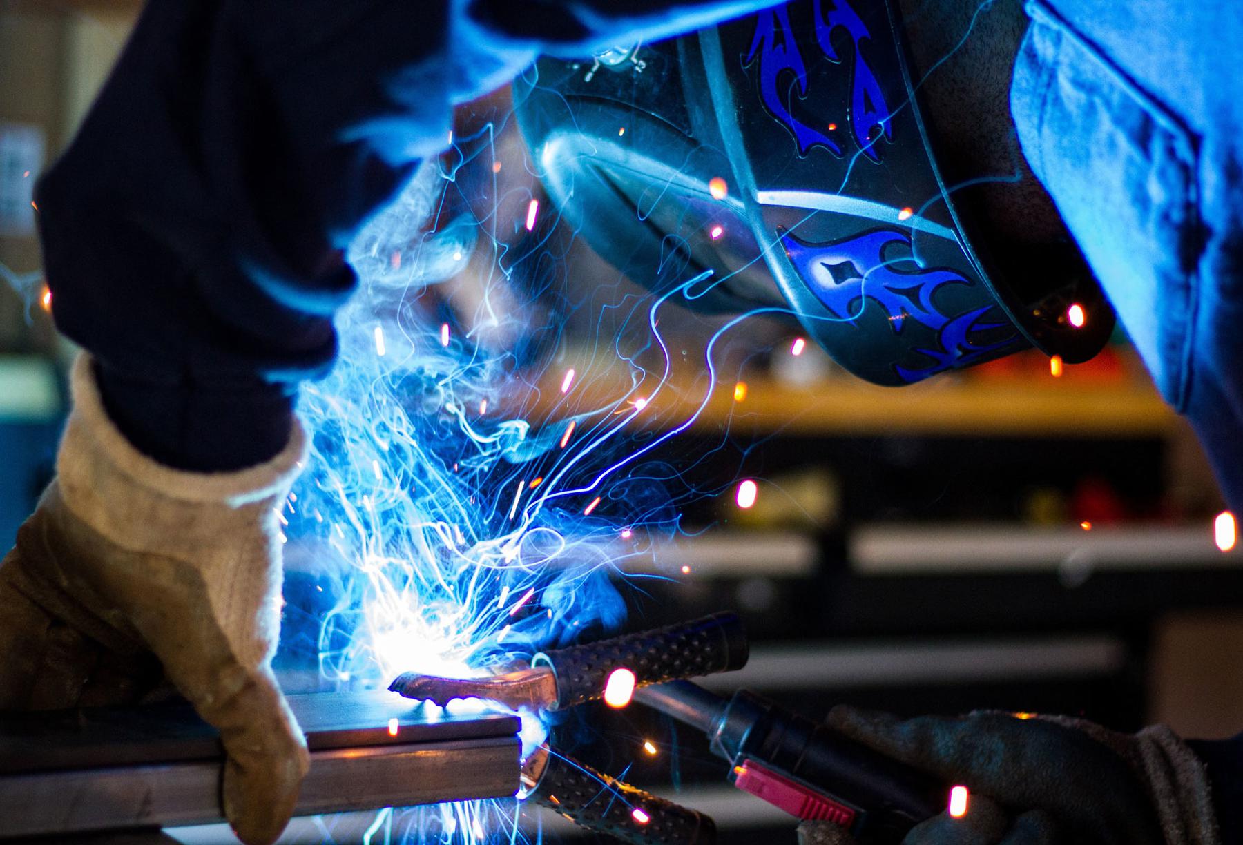 Le Pmi italiane pagano l’elettricità il 44,6% in più rispetto alla Ue: un duro colpo alla competitività