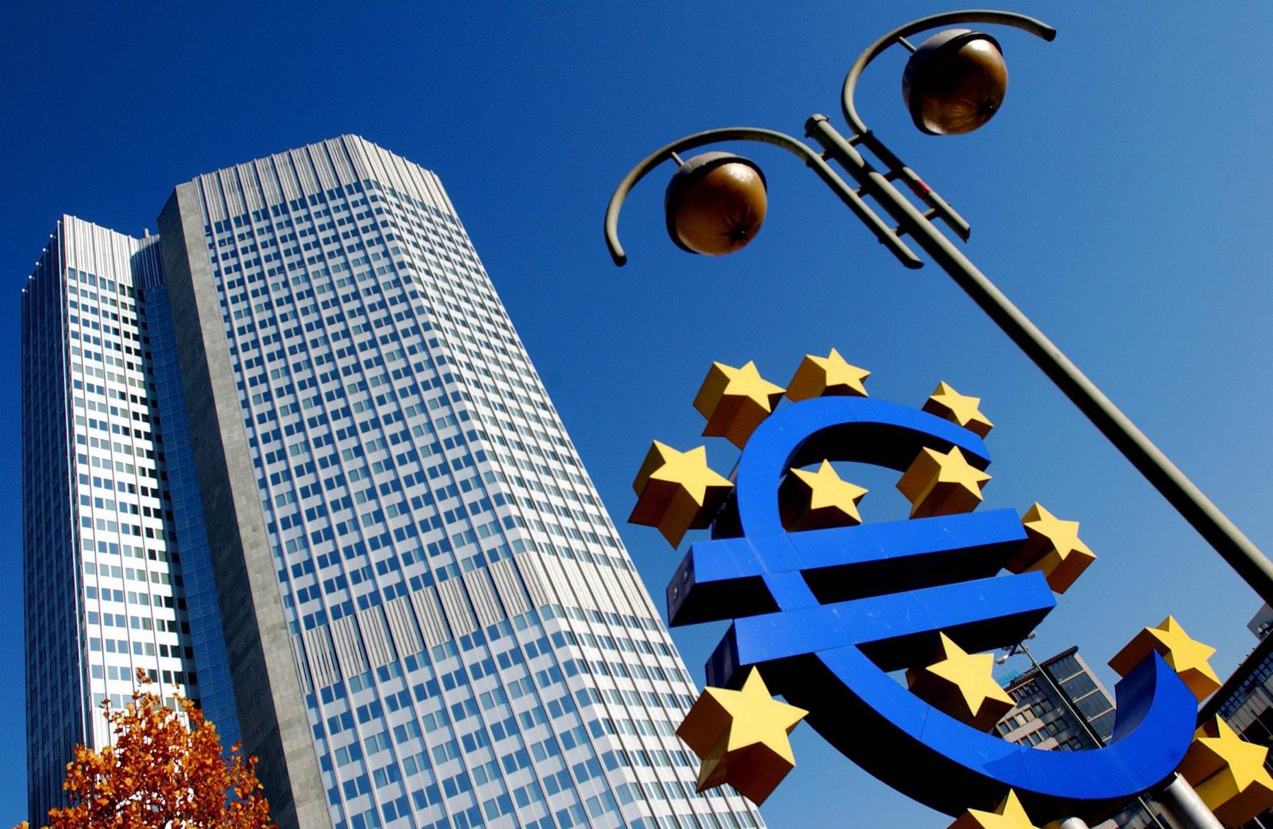 I tassi della Bce portano al 4,90% i prestiti alle imprese: in calo investimenti e domanda di credito
