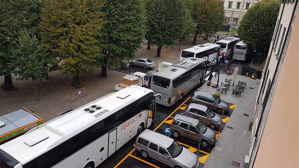Comune di Como: i provvedimenti viabilistici per i bus turistici