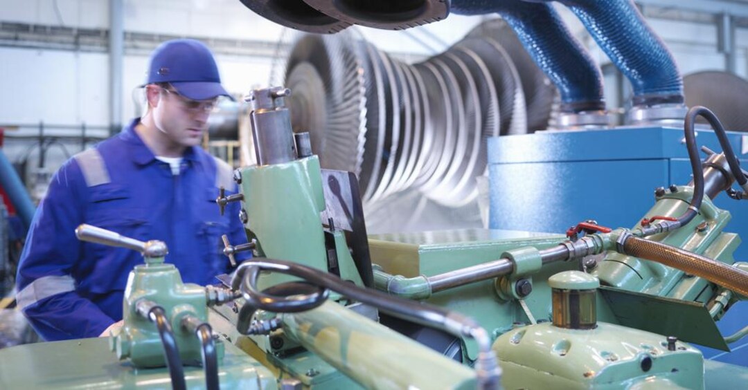 Inflazione, tassi e prestiti pesano sulle imprese: export giù, ma l’occupazione resiste