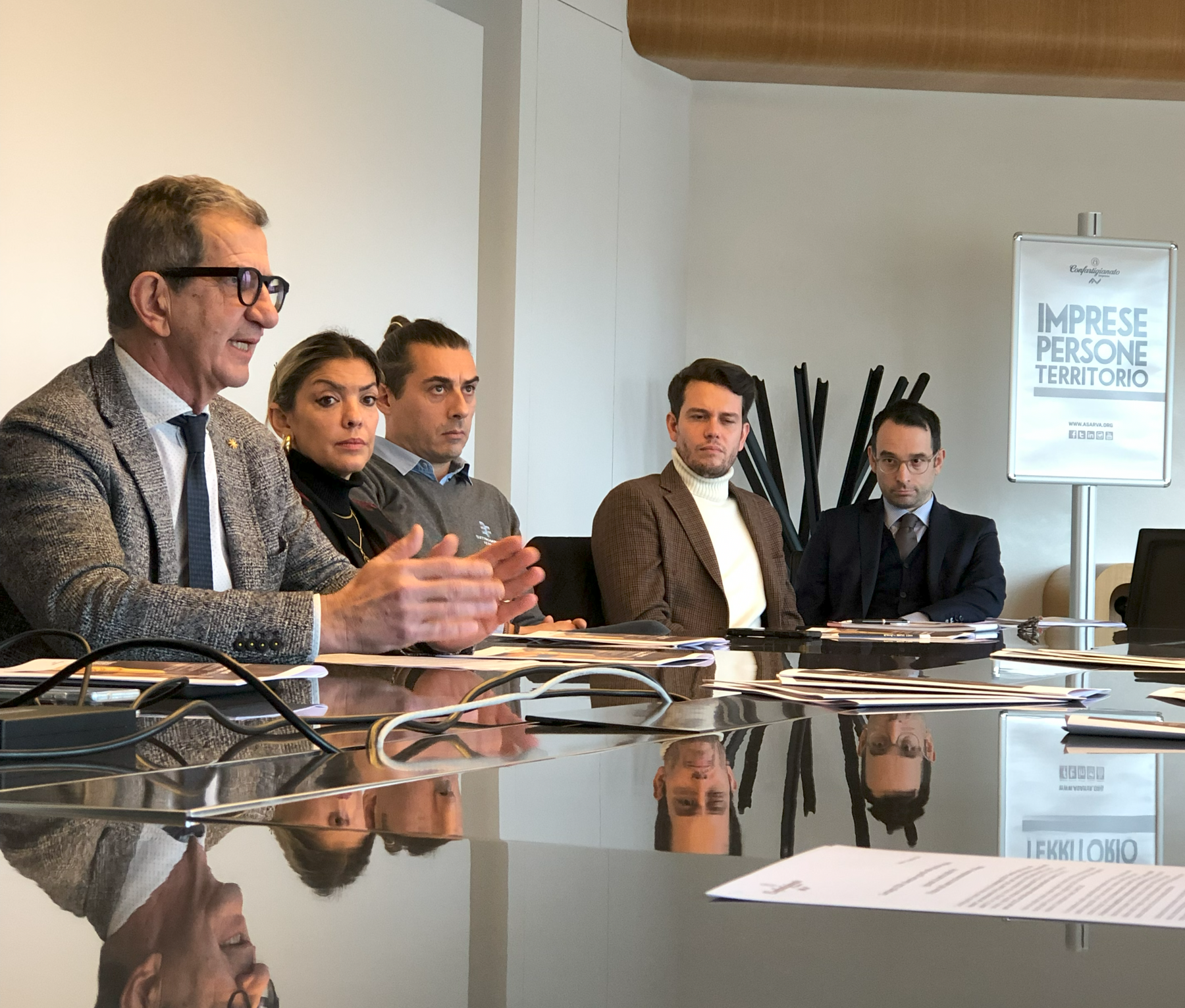 Conferenza stampa diventare grandi nelle piccole imprese