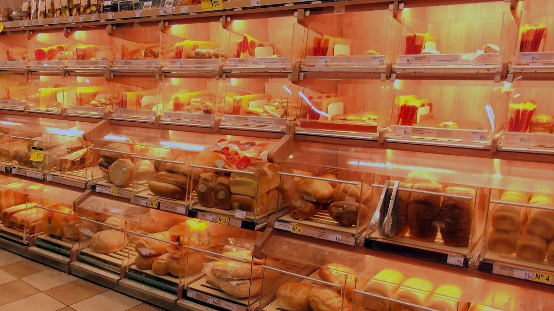 I clienti che si confezionano da soli il pane sono "fuorilegge": lo dice il Consiglio di Stato