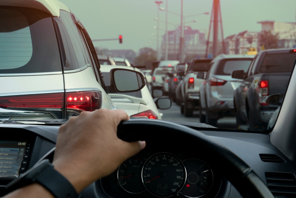 Divieti di circolazione estivi per veicoli pesanti: date, orari, deroghe e sanzioni