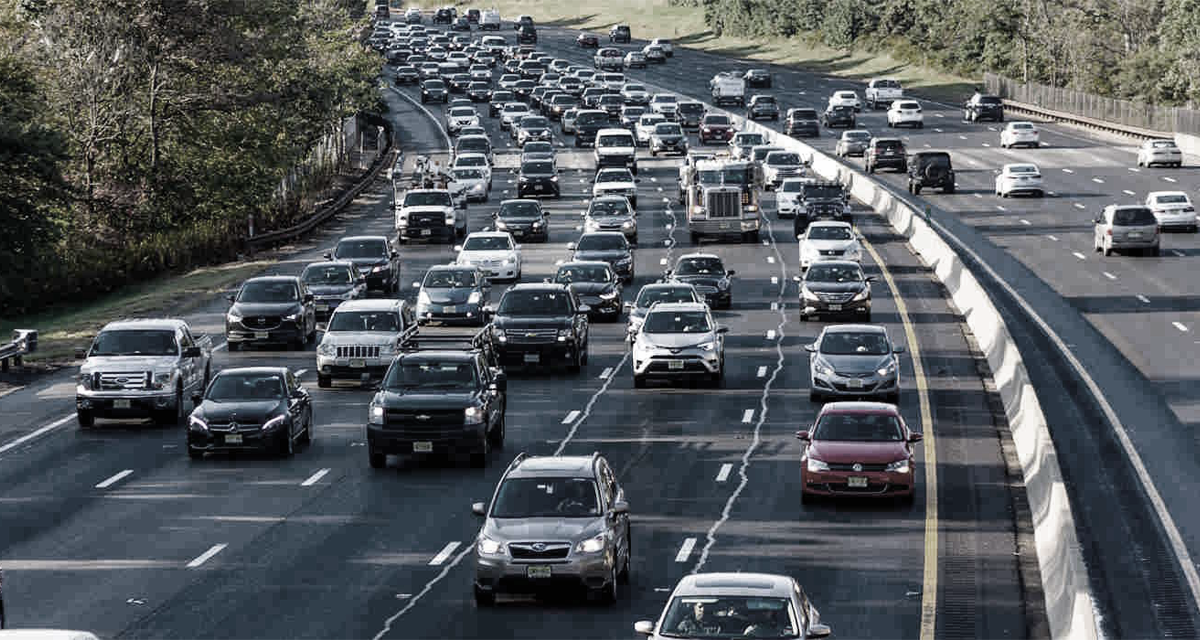 Luglio e agosto: traffico da bollino nero. I consigli per chi parte e i divieti per i mezzi pesanti